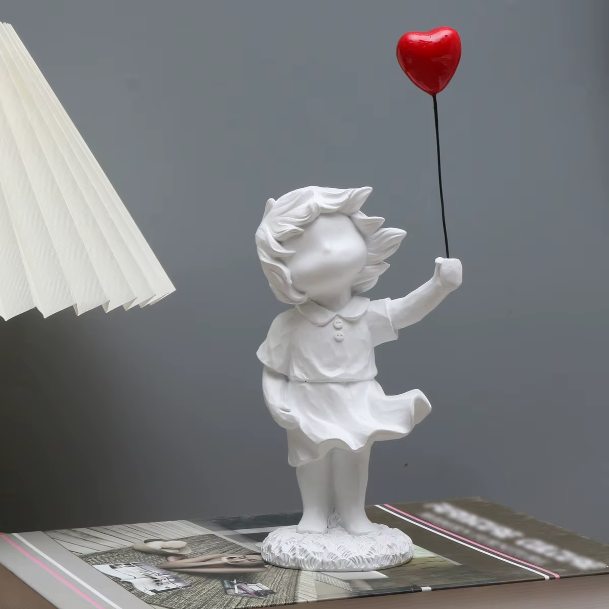 Balloon Heart Girl Decorative Statue - Image 2